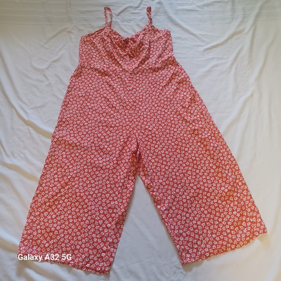 Old Navy  Red Patterned Women's Jumpsuit Size XL - Picture 4 of 16